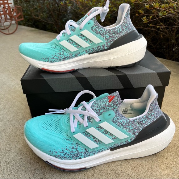Adidas Ultraboost Light Flash Aqua Running Shoes Men 8.5 Women 10 NEW IE1692 - Picture 1 of 6